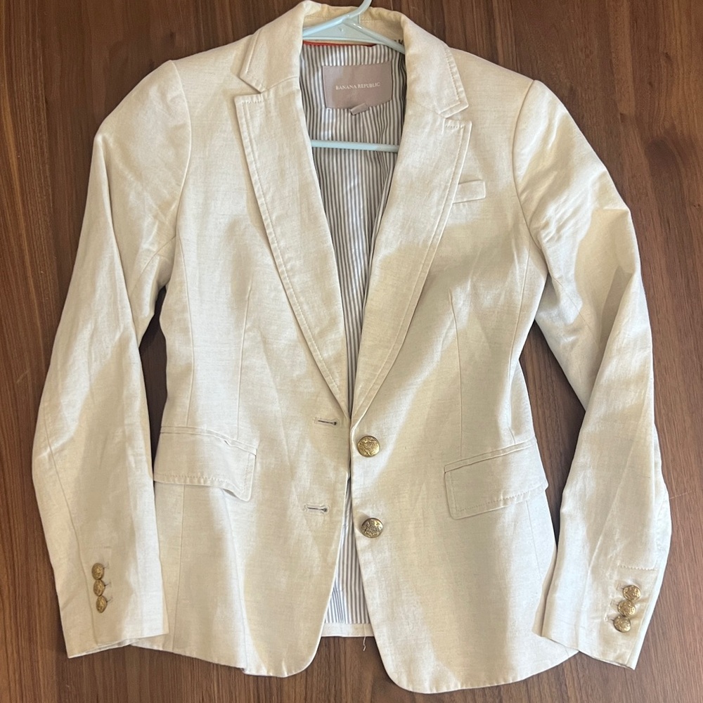 Banana Republic Light Beige Linen Blazer with Gold Accents